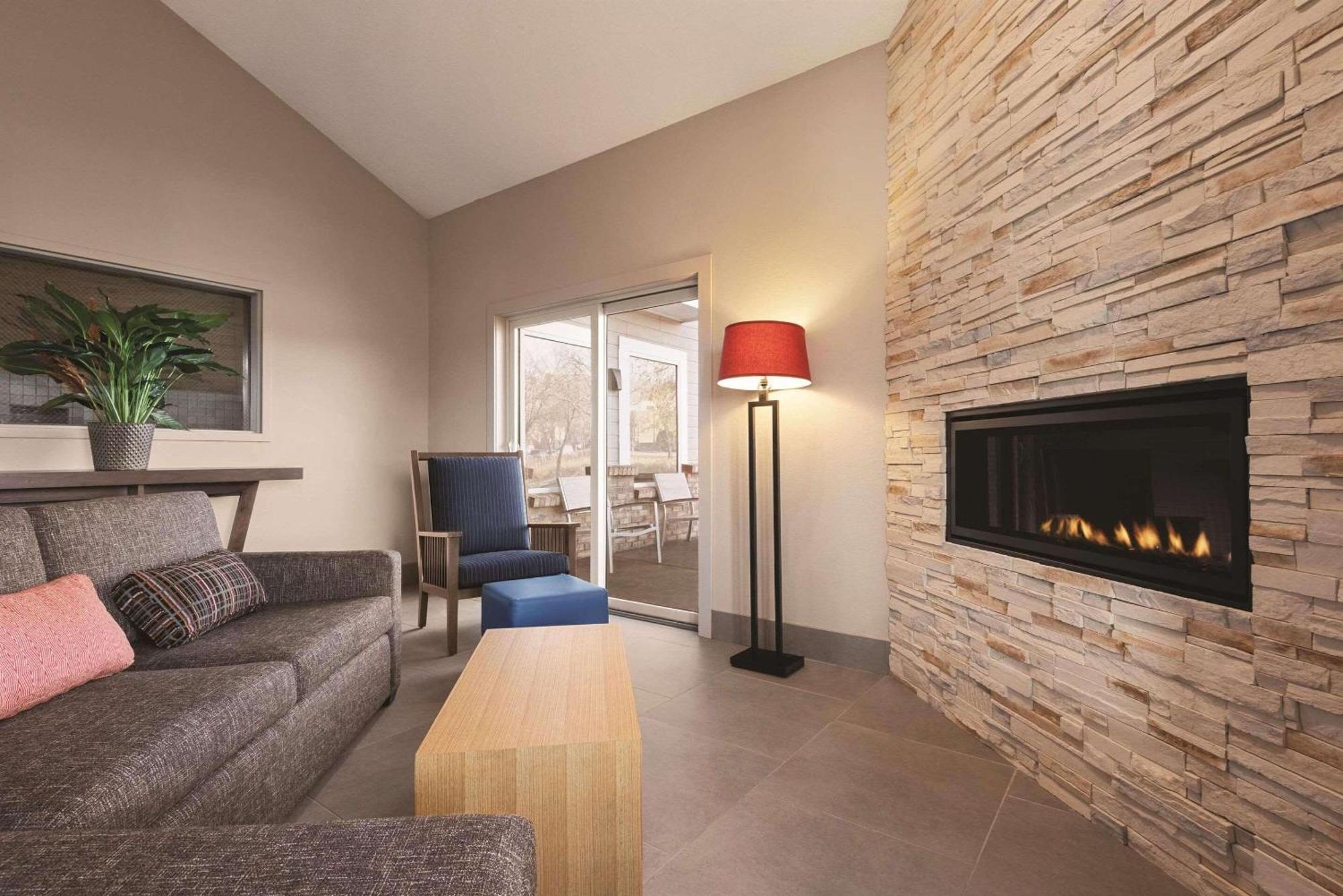 Country Inn & Suites By Radisson, Northfield, Mn Экстерьер фото