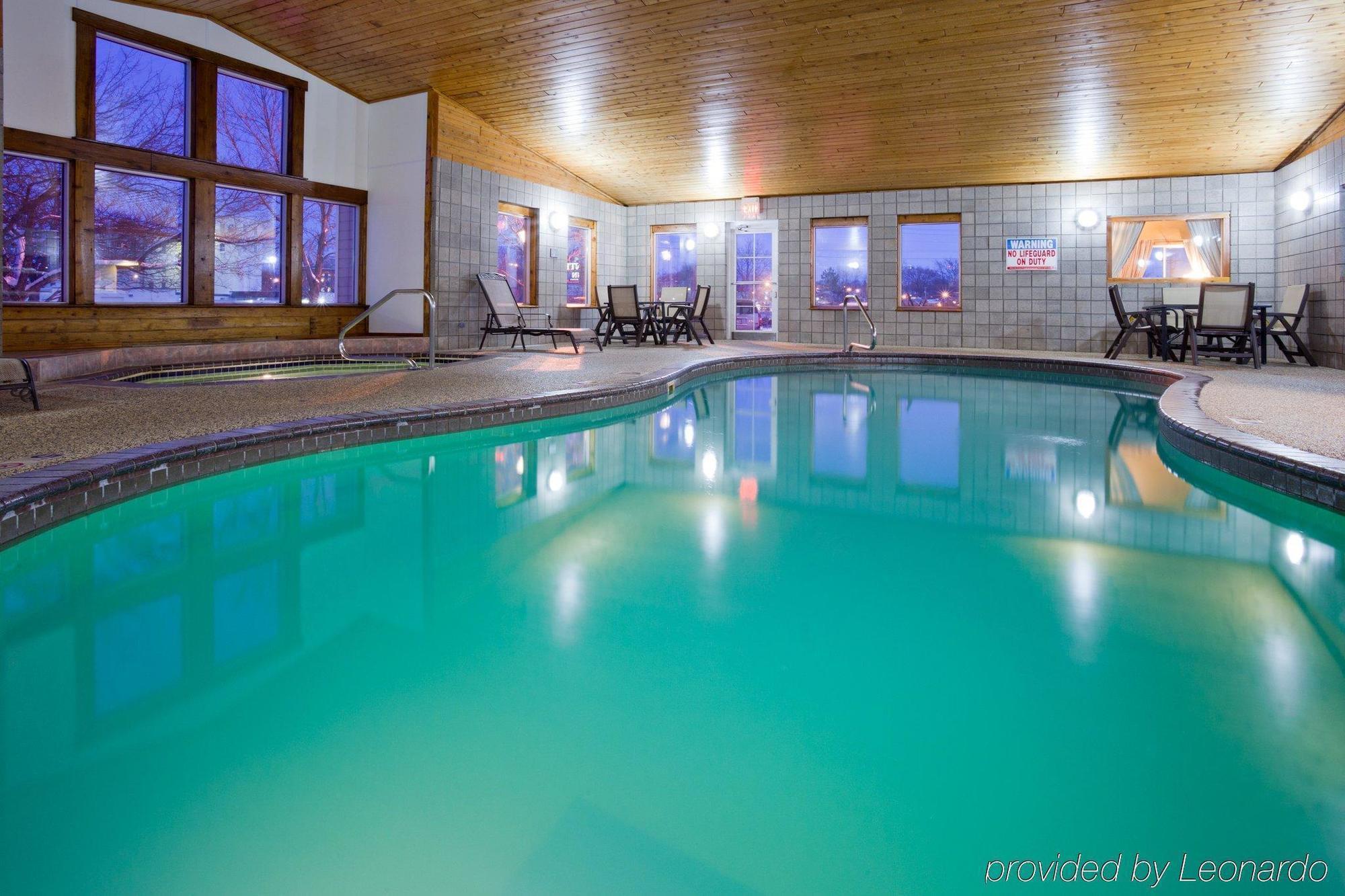 Country Inn & Suites By Radisson, Northfield, Mn Экстерьер фото
