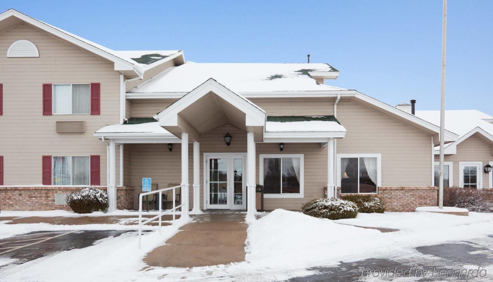Country Inn & Suites By Radisson, Northfield, Mn Экстерьер фото